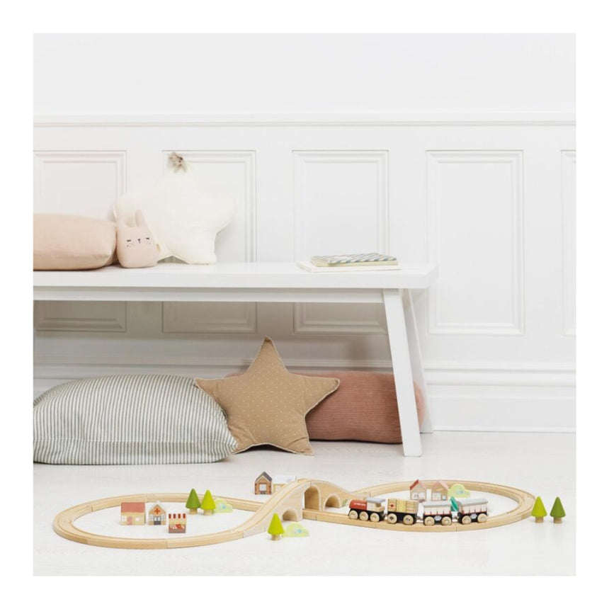 Le Toy Van Figure of 8 Train Set - 40 Pieces