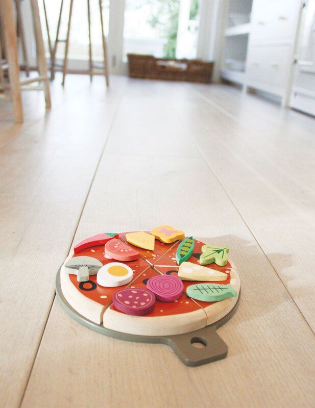 Tender Leaf Toys Pretend Pizza Party
