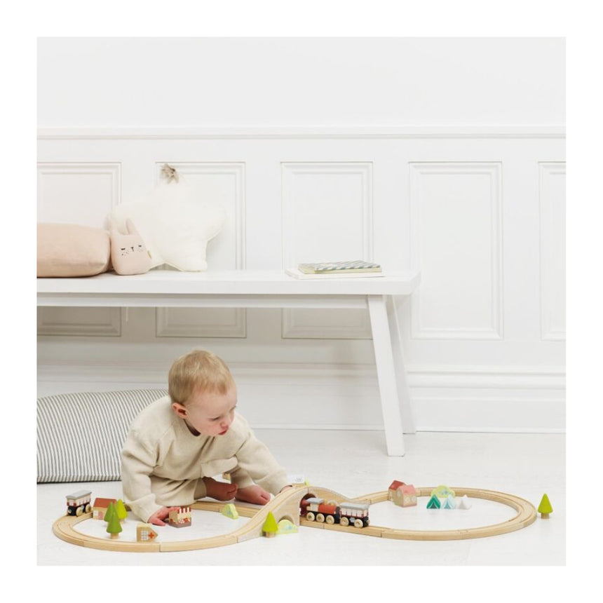 Le Toy Van Figure of 8 Train Set - 40 Pieces