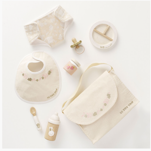 Le Toy Van Doll Nursing Set