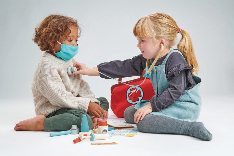 Tender Leaf Toys Doctors Play Set