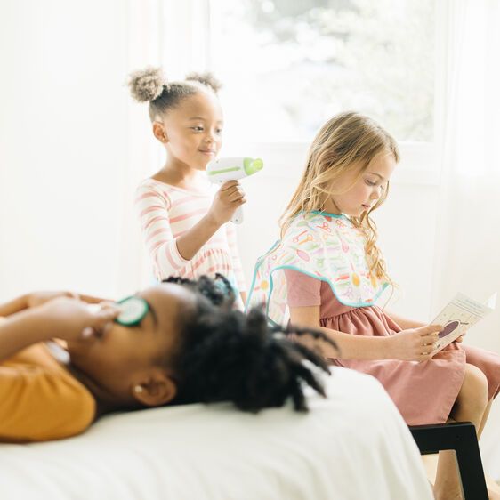 Melissa & Doug LOVE YOUR LOOK - Salon & Spa Play Set