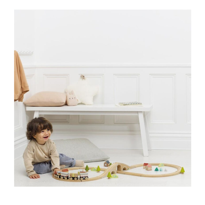 Le Toy Van Figure of 8 Train Set - 40 Pieces