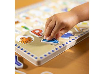 Melissa and Doug Alphabet Sound Puzzle wooden ABC learning puzzle – view 7