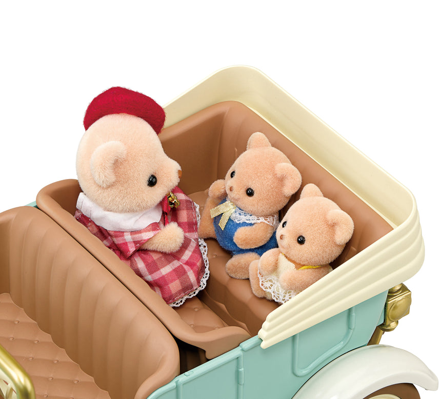 Sylvanian Families Classic Family Car vehicle playset – view 3