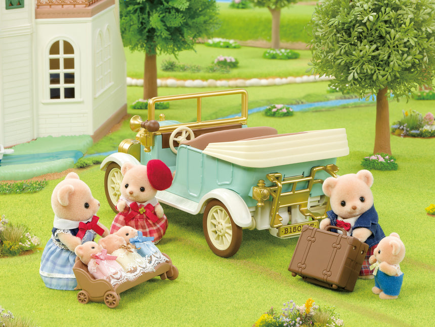 Sylvanian Families Classic Family Car vehicle playset – view 4
