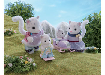 Sylvanian Families Snow Leopard babies Lara and Lumi with heart-shaped ear patterns