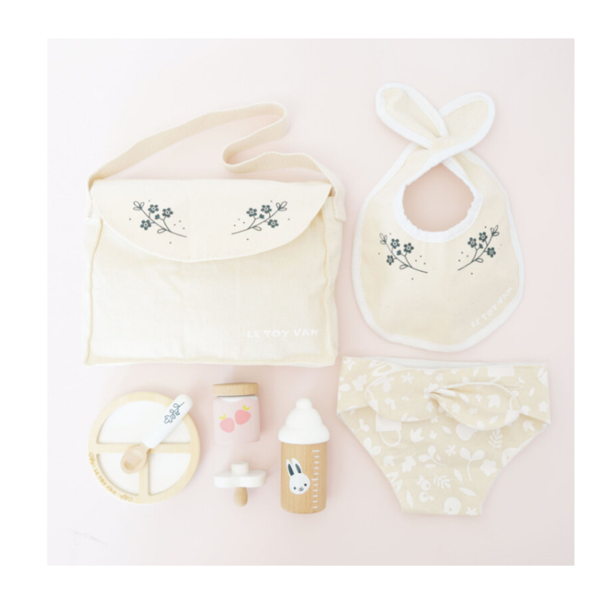 Le Toy Van Doll Nursing Set