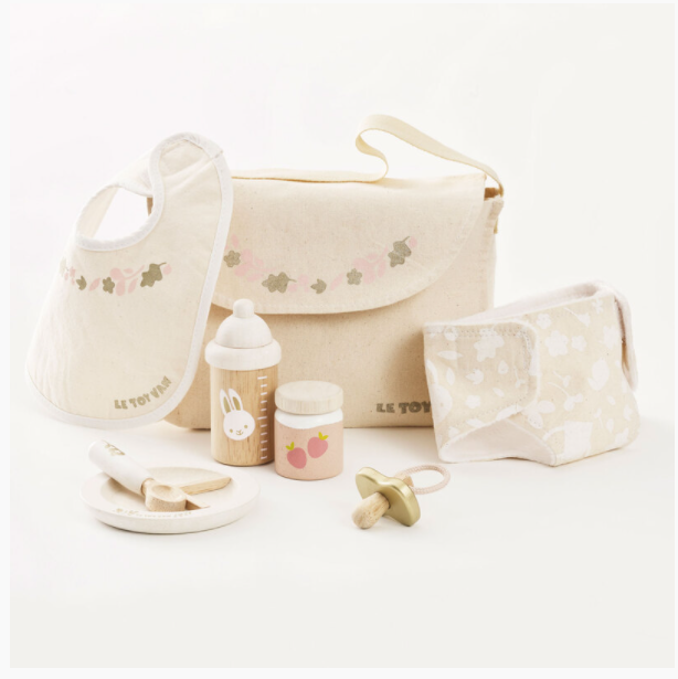 Le Toy Van Doll Nursing Set
