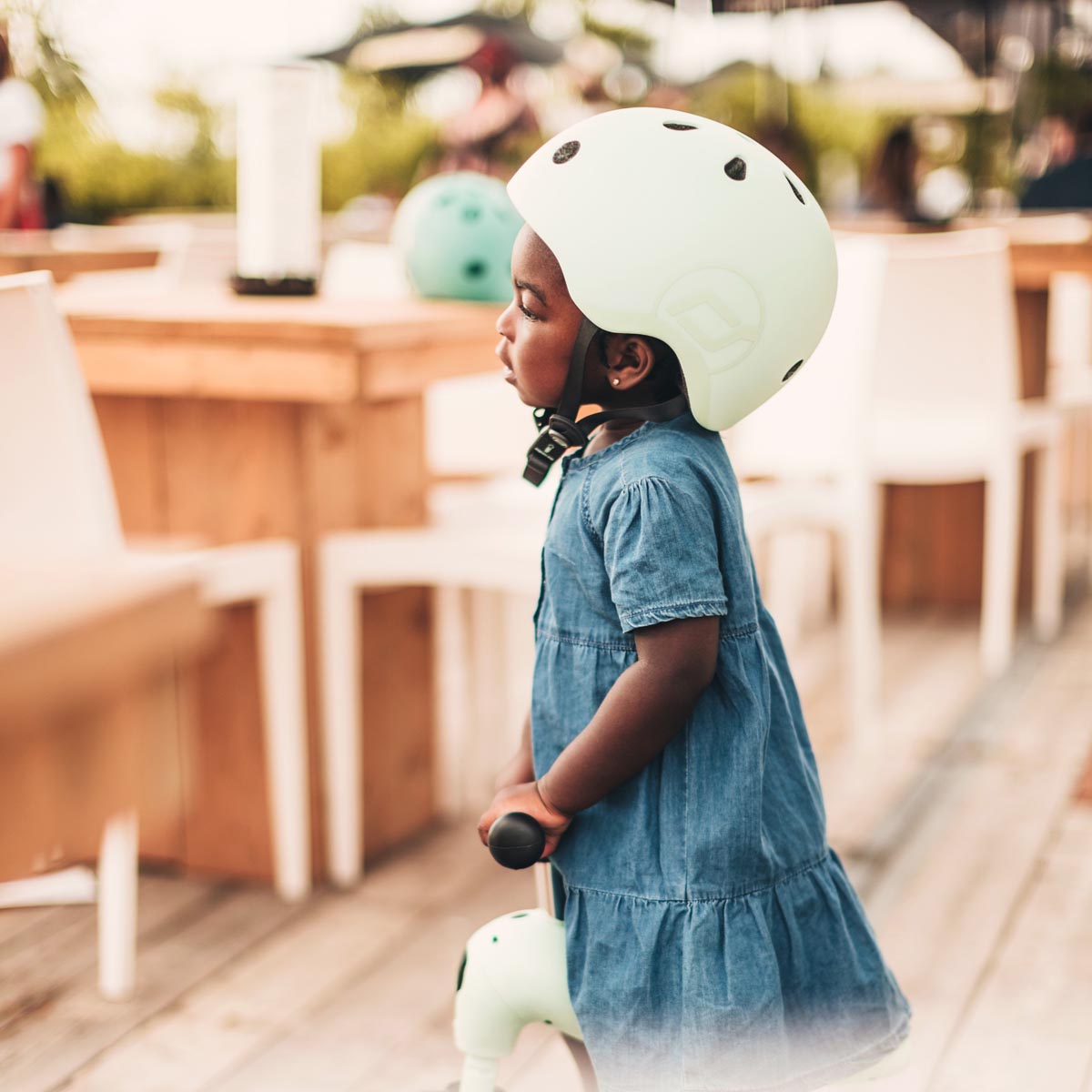 Scoot & Ride LED kids bike and scooter helmet in Ash – view 9