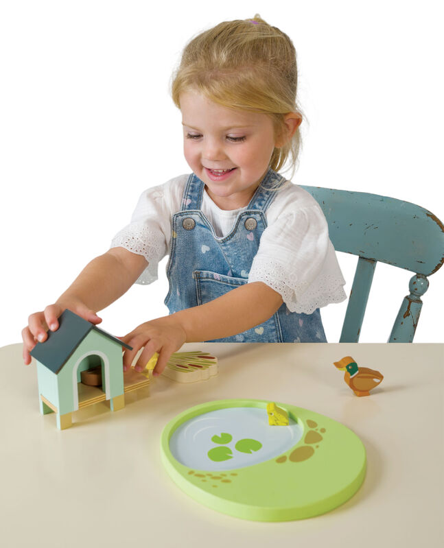 Tender Leaf Toys Pet Set Duck House - image 4