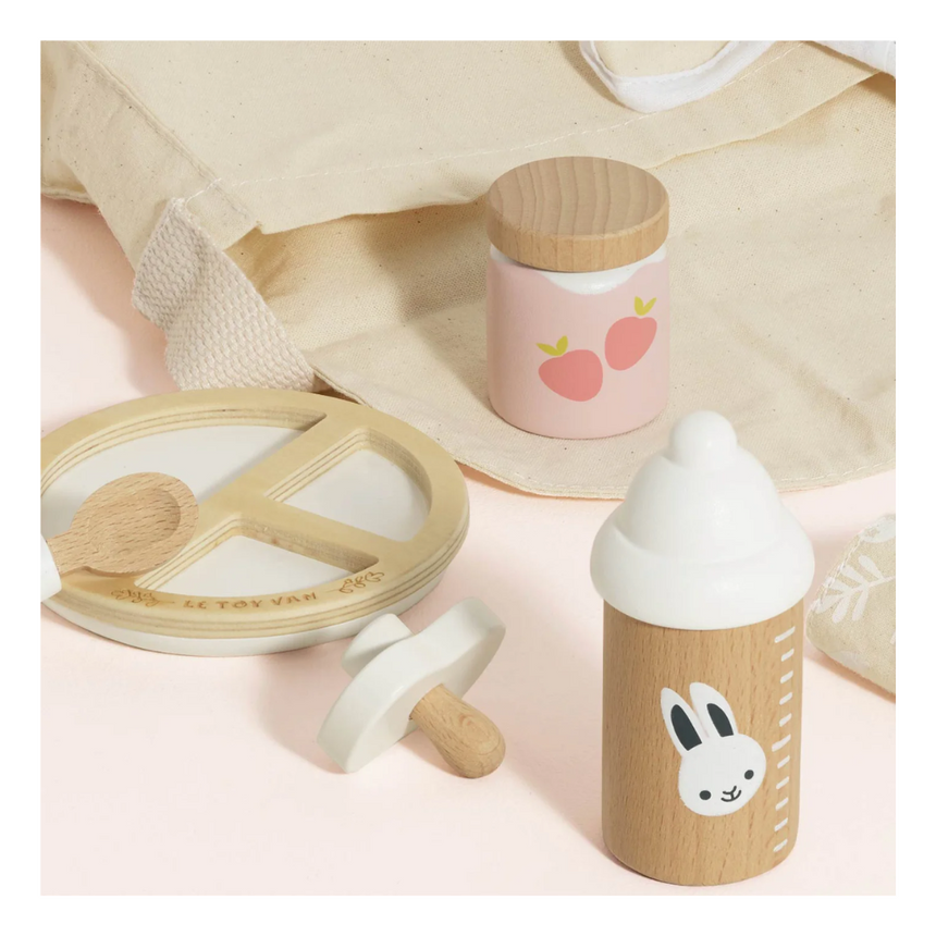 Le Toy Van Doll Nursing Set