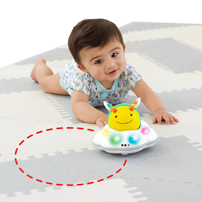 SKIP HOP Explore & More Follow Bee Crawl Toy