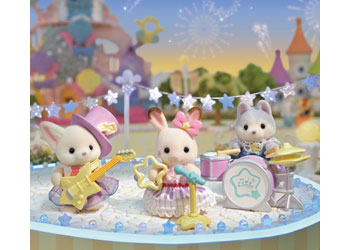 Sylvanian Families Baby Starry Concert Set baby figure with starry concert scene – view 3
