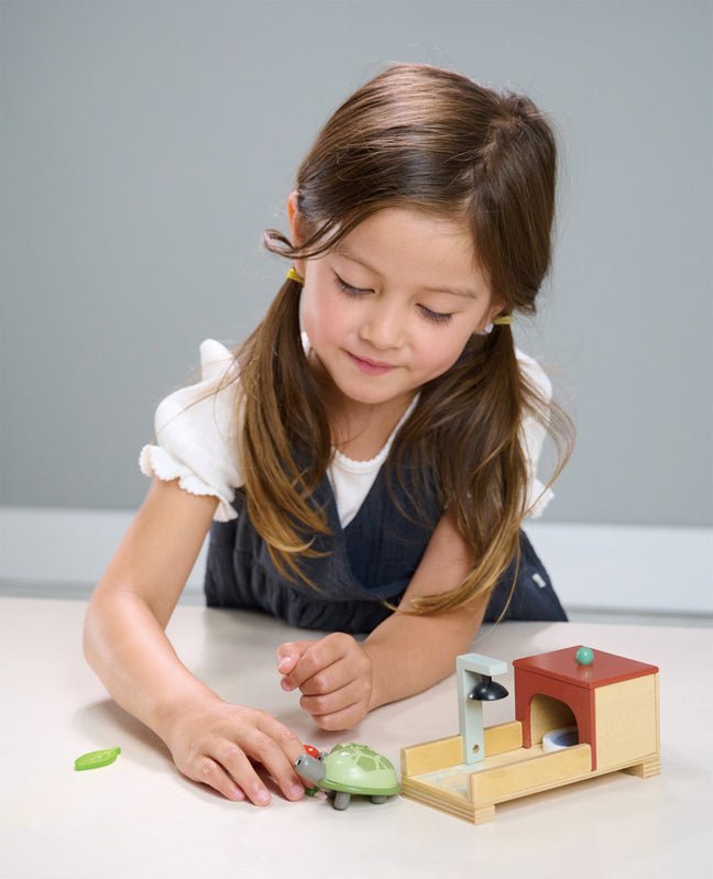 Tender Leaf Toys Dollhouse Tortoise Pet Set
